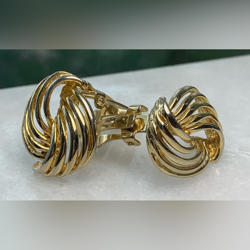 Vintage Gold Tone Swirl Knot Clip On Earrings Retro Sculptural